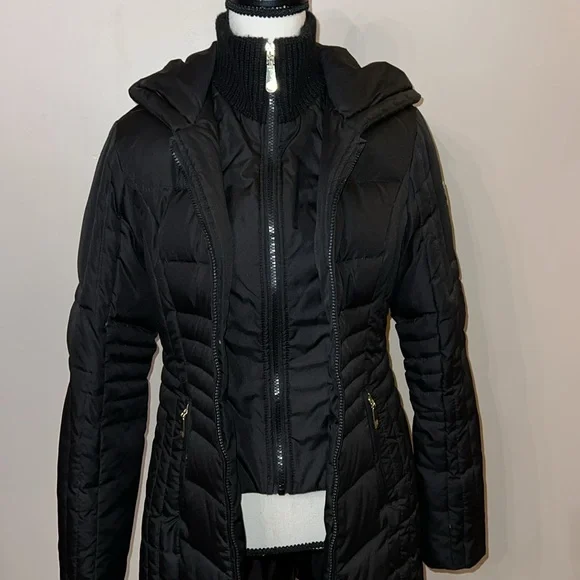 Vince Camuto Down Winter coat. - Picture 9 of 12